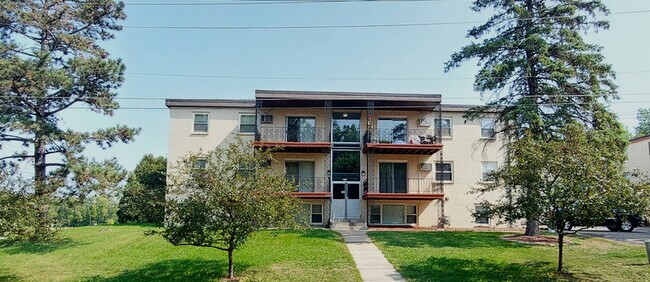 Building Photo - 400 Larpenteur Ave W