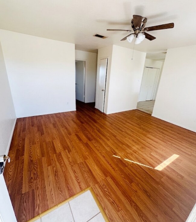 Building Photo - 1111 Horizon Dr