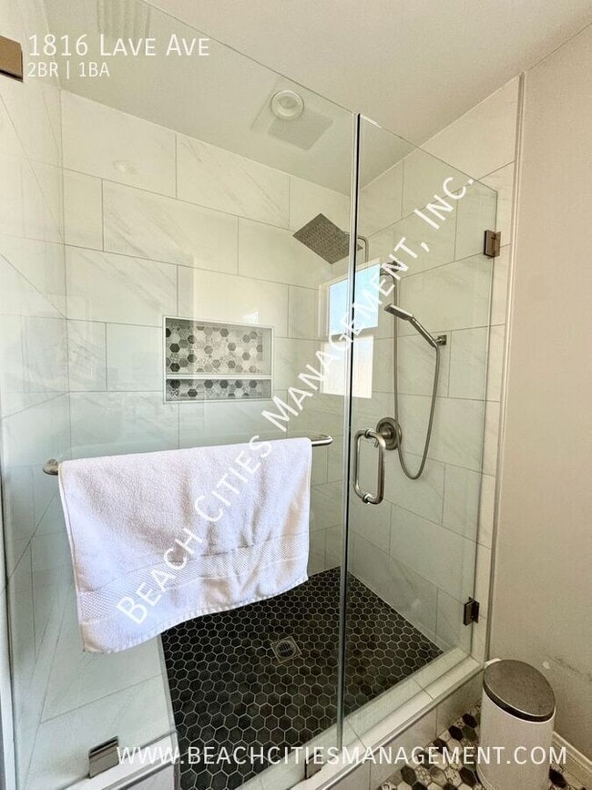 Building Photo - 1816 Lave Ave