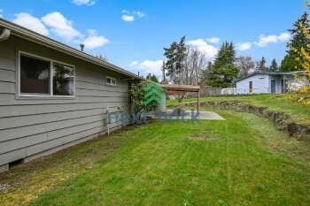 Building Photo - Charming Single-Story Retreat in a Quiet Kent Neighborhood!