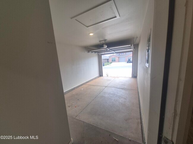 Building Photo - 2109 N Jayton Ave