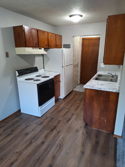 Building Photo - 1676 English St