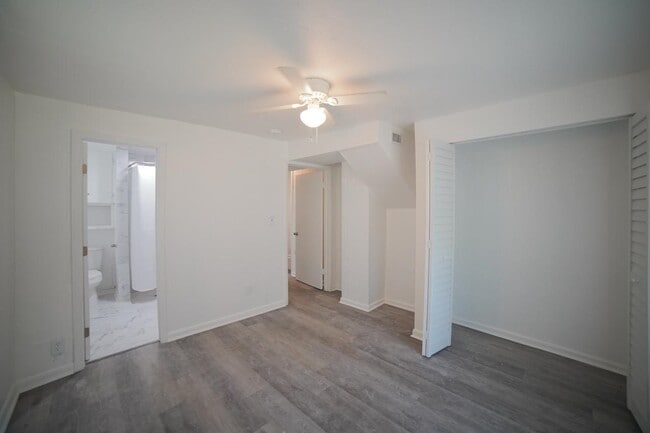Building Photo - 1118 Louise Dr