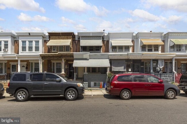 Building Photo - 2323 E Cambria St