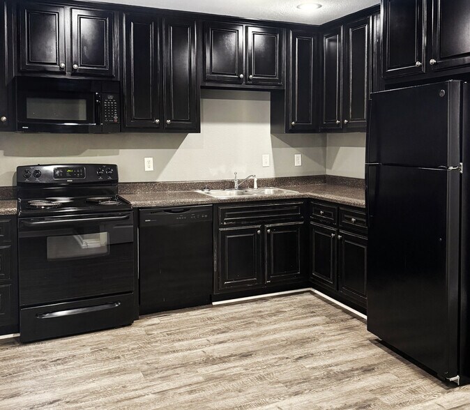 Primary Photo - Willow Creek Townhomes