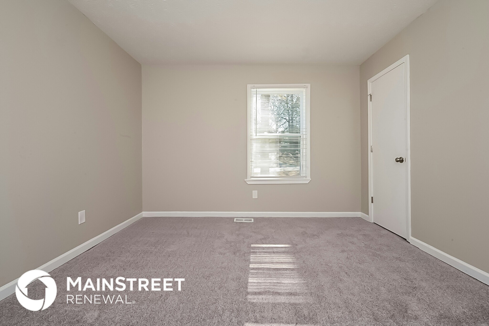 Building Photo - 4975 Manor Dr SW