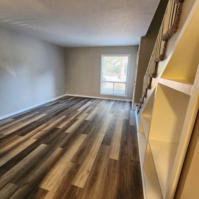 Building Photo - NEW PRICE! NEW UPDATES, YOU CANNOT BEAT THIS ONE!