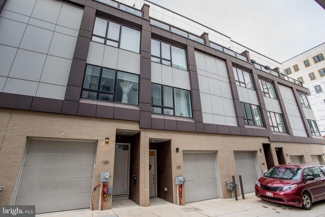 Building Photo - 107 Olive St