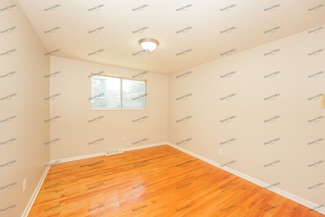 Building Photo - 26917 Sweetbriar Dr