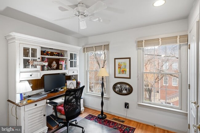 Building Photo - 150 Rees Pl