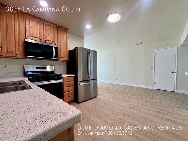 Building Photo - 3835 La Campana Ct