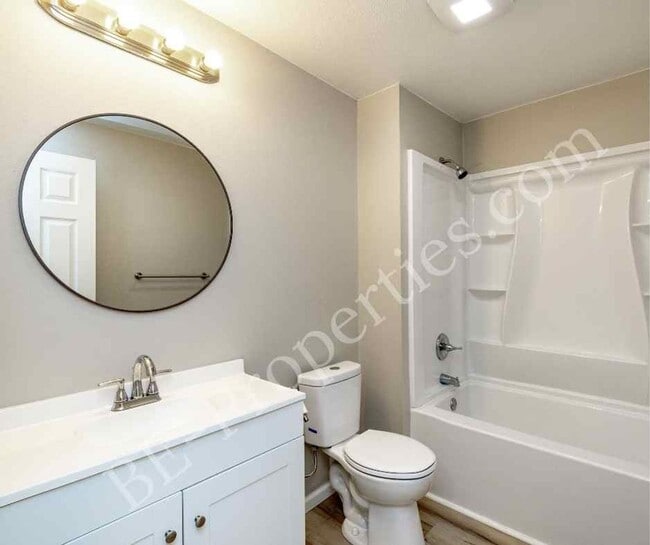 Building Photo - Central Tacoma Rambler