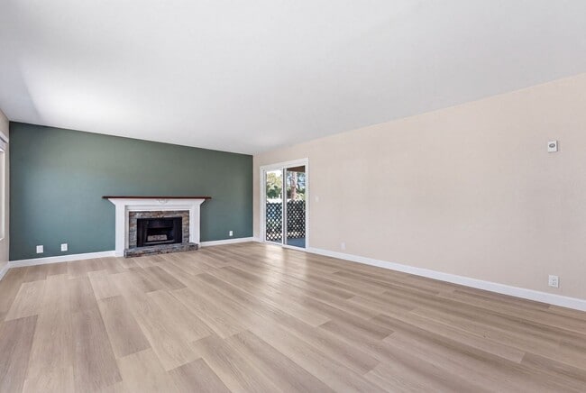 Building Photo - 211 Avenida Monterey