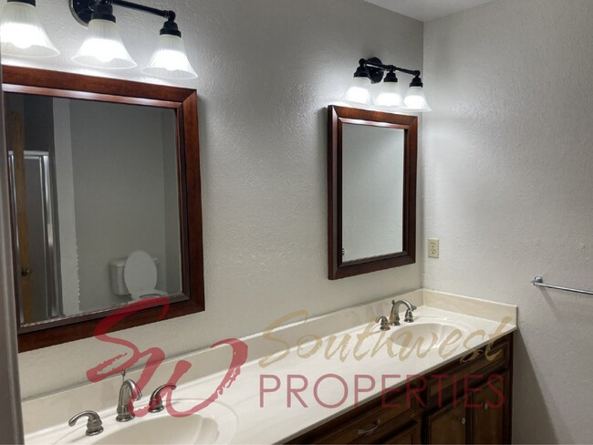 Building Photo - 3/2 Brick home in a quiet family neighborhood