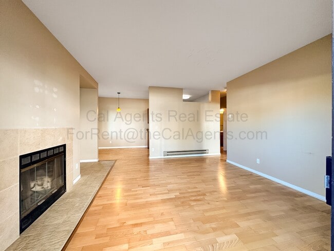 Building Photo - 13 Schooner Ct