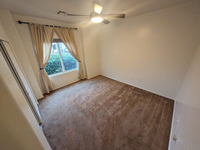 Building Photo - 7521 Chaffinch St