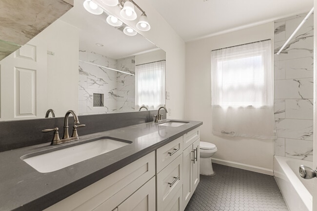 Bathroom double sink - 16601 Valerio St