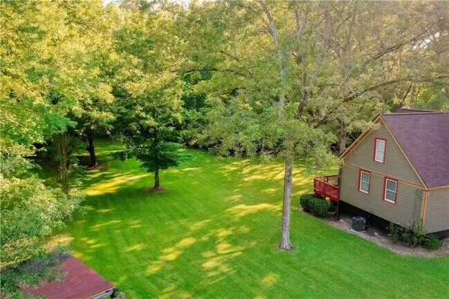 Building Photo - 152 Rivertown Rd