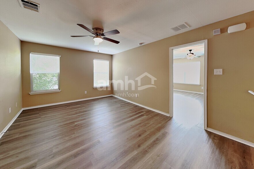 Building Photo - 5337 Mathra Dr