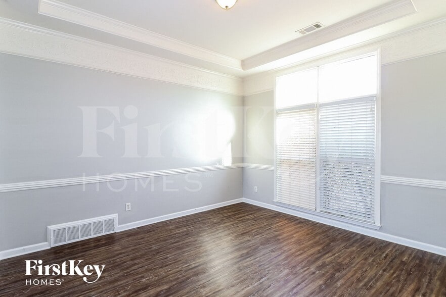 Building Photo - 1535 Far Dr