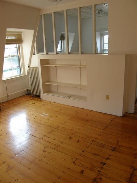 Building Photo - 339 Broadway