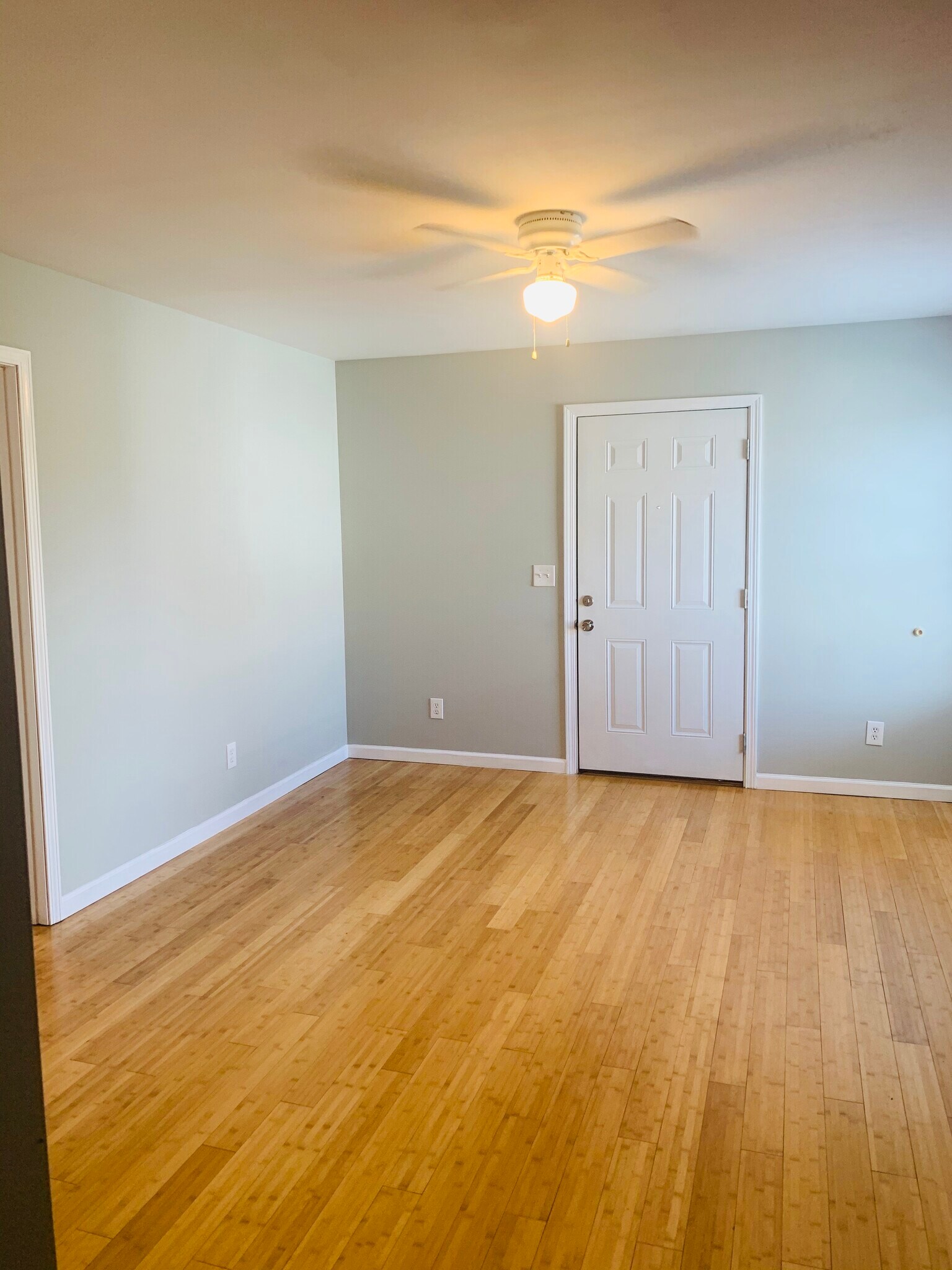 Building Photo - 1416 7th Ave