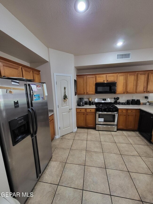 Building Photo - 6354 Franklin View Dr