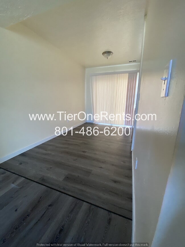 Building Photo - NO DEPOSIT option available for qualified renters!