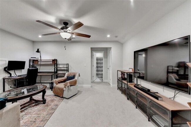 Building Photo - 811 Pineberry Ct