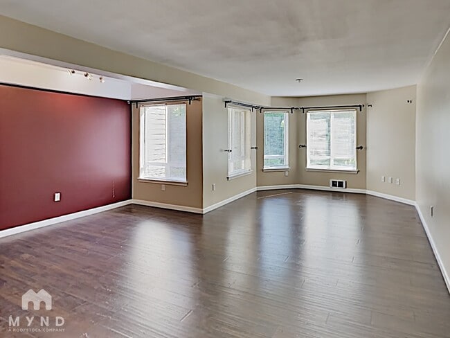 Building Photo - 2530 15th Ave W