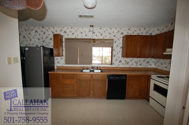 Building Photo - 7 Southland Dr