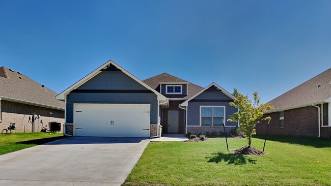 Building Photo - Luxury 4 Bedroom 2 Bathroom Home in Norman...