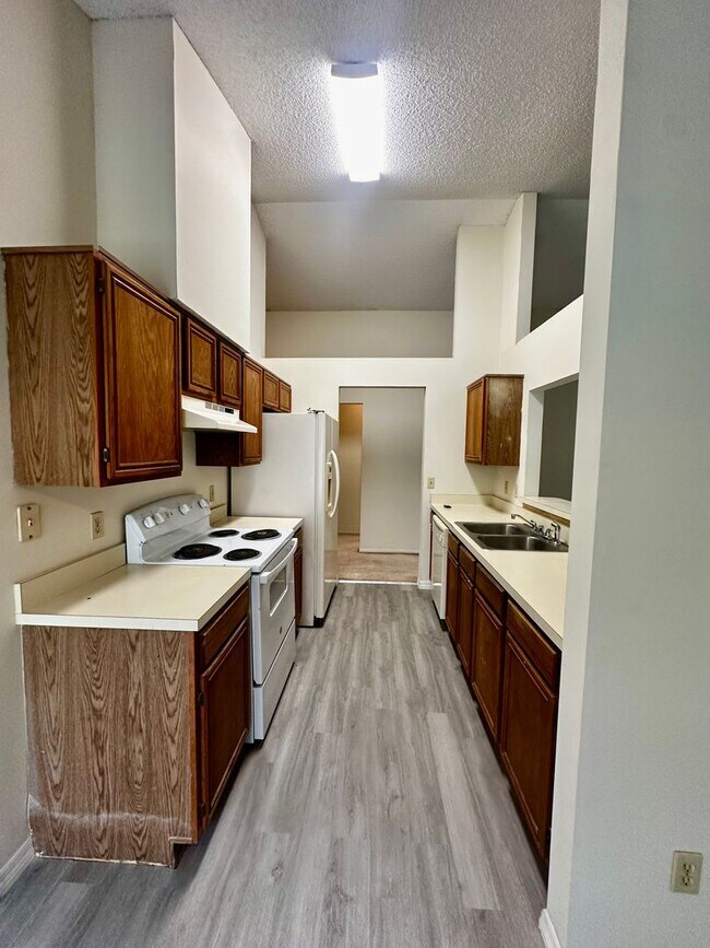 Building Photo - 3723 Narroline Dr