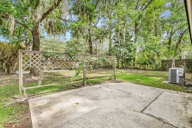 Building Photo - 12473 Northwood Rd