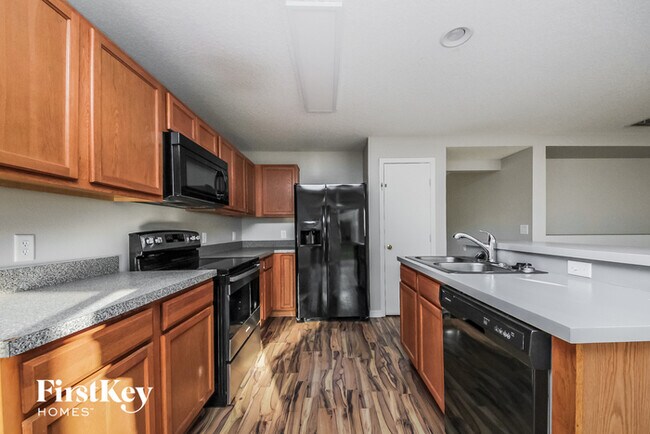 Building Photo - 227 Verdi St