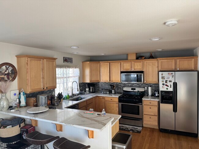 Building Photo - 7117 Rainier Dr