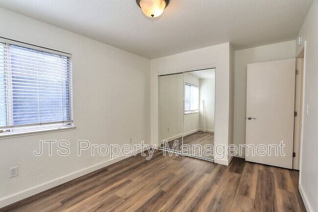 Building Photo - 7733 Temwoods Way