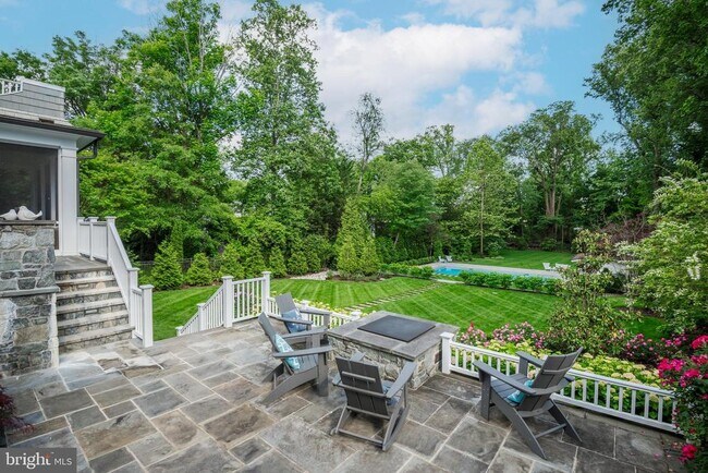 Building Photo - 5600 Brite Dr