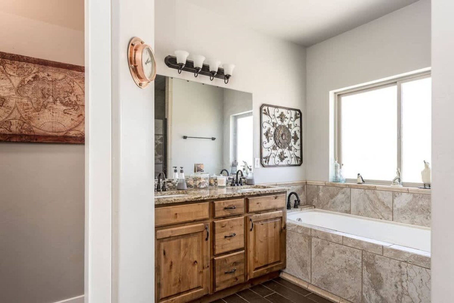 Building Photo - 358 S Wrangler Ct