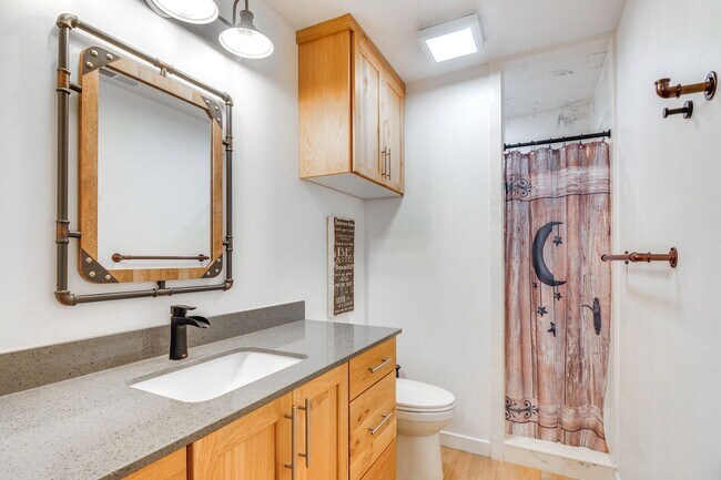 Building Photo - FC A4