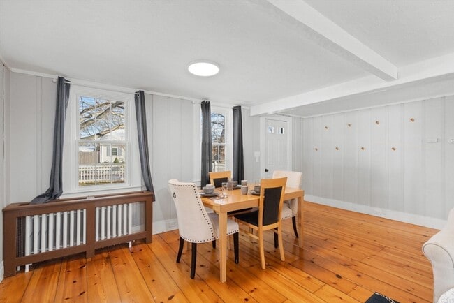 Building Photo - 32 Woodside Ave