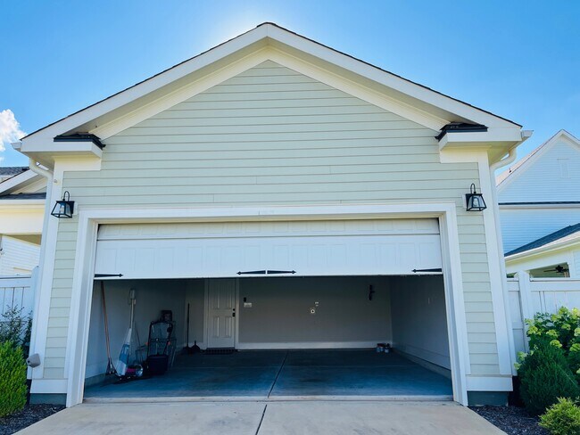 Building Photo - 311 Clift Home Pl Dr