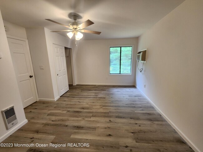 Building Photo - 34 Meadow Green Cir