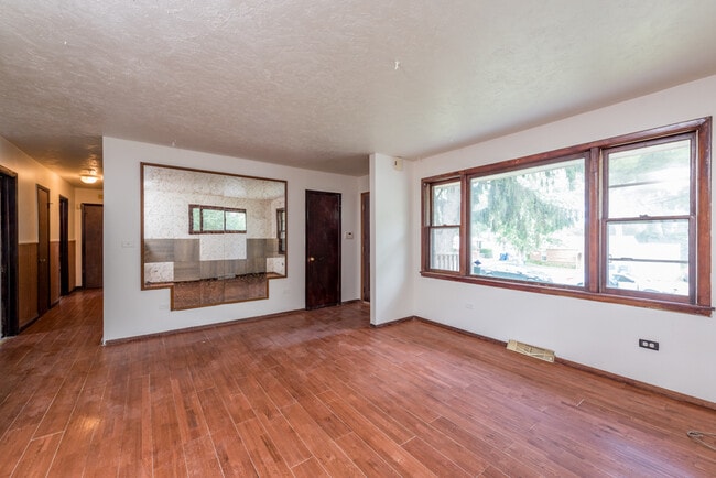 Building Photo - 2030 Wright Ave