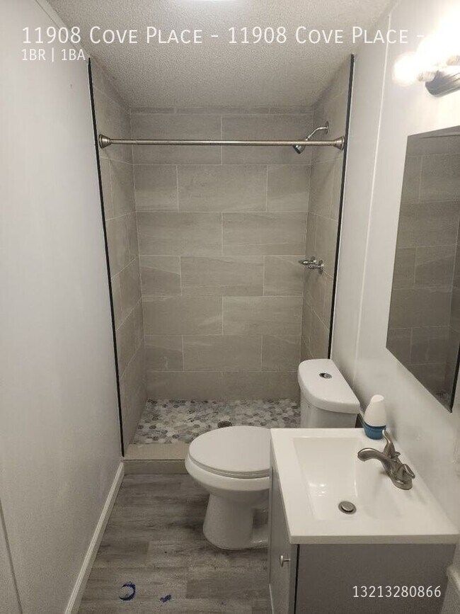 Building Photo - 11908 Cove Pl