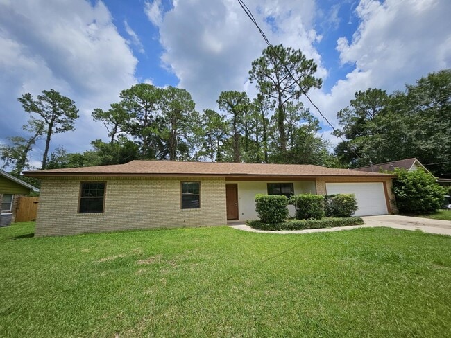 Building Photo - 3245 Whitney Dr E