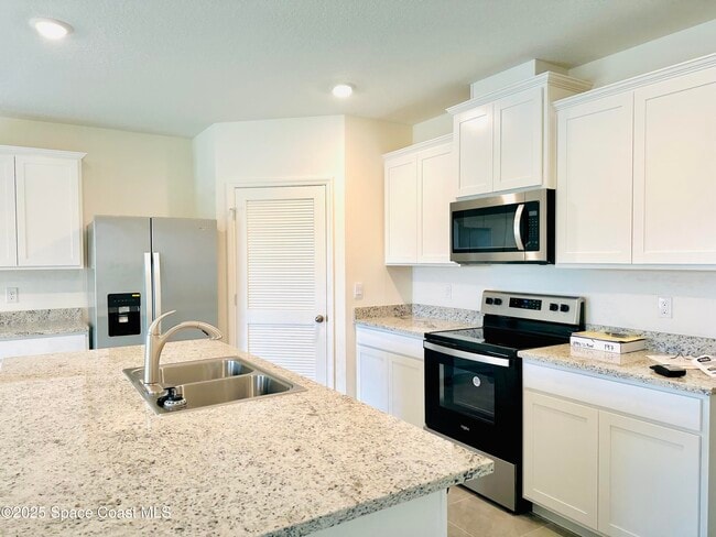 Building Photo - 1256 Dugan CIR SE