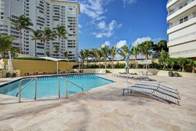 Building Photo - 550 S Ocean Blvd