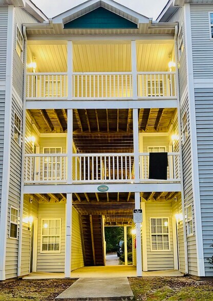 Building Photo - 1130 Carlton Ave