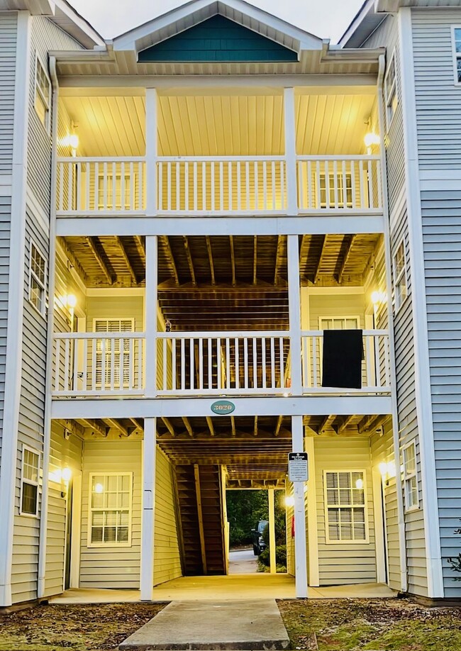 Building Photo - 1130 Carlton Ave